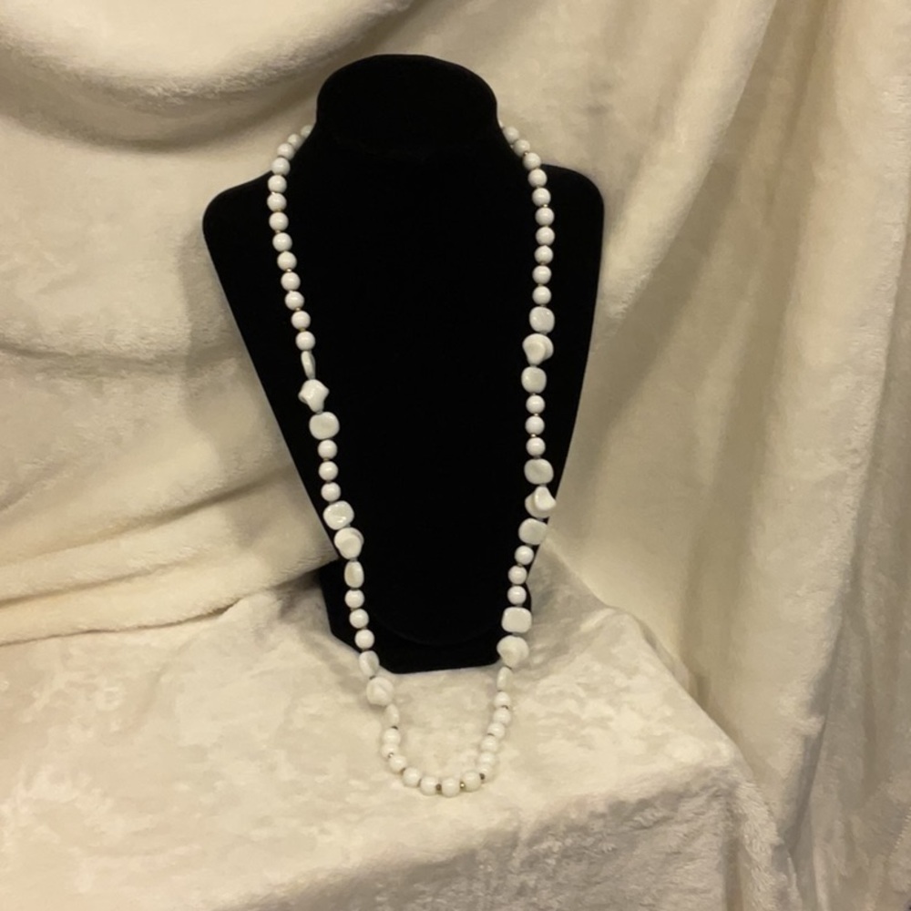 Miriam Haskell Elegant White milk glass Beaded Necklace